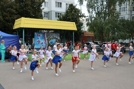 По адресу: Советская 10 творческие коллективы района устроили праздник для детей и взрослых #1