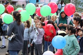 Очередной обновлённый двор открыли в Кировском районе праздником. Мероприятие приурочено к Дню города #5