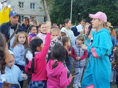 Жителям Кировского района продолжают поступать поздравления с Днём города #6