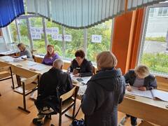 Жители Кировского района продолжают делиться фотографиями с избирательных участков #1