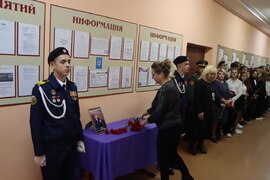 В школе № 168 в Кировском районе открыли мемориальную доску, посвящённую выпускнику Петросову Сергею Владимировичу #7
