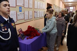 В школе № 168 в Кировском районе открыли мемориальную доску, посвящённую выпускнику Петросову Сергею Владимировичу #2
