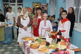 В преддверии Дня народного единства в Кировском районе в Центре детского творчества «Ирбис» состоялось праздничное мероприятие, посвящённое народам России #5