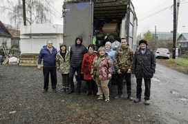 Очередную партию гуманитарной помощи для ребят, находящихся в зоне проведения специальной военной операции направили волонтёры Кировского района сообщества «ZOV !!! СВОИХ НЕ БРОСАЕМ !!!» #1