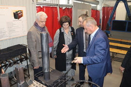 Ещё один пункт по плетению маскировочных сетей был открыт в Кировском районе в металлургическом колледже #13