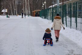 В парках Самары начали заливать катки #4