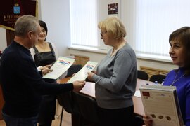Глава Кировского района Игорь Рудаков поблагодарил жителей, которые принимают участие в гуманитарной миссии  #1