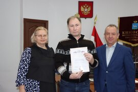 Глава Кировского района Игорь Рудаков поздравил председателей и членов участковых избирательных комиссий с 30-летием их деятельности #2