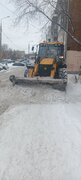 Коммунальные службы Кировского района продолжают уборку территории от снега и обработку от наледи #3