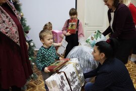 В Кировском районе продолжают исполняться мечты детей-инвалидов, которые они оставили на "Ёлке желаний" #2