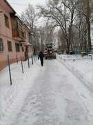 В Кировском районе продолжаются работы по уборке снега и наледи #9