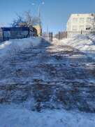 В Кировском районе продолжается механизированная и ручная расчистка незакреплённых территорий района #6