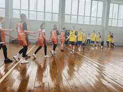 В Кировском районе прошёл районный этап соревнований школьных спортивных лиг по баскетболу среди девушек #1