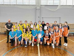 В Кировском районе прошёл районный этап соревнований школьных спортивных лиг по баскетболу среди девушек #4