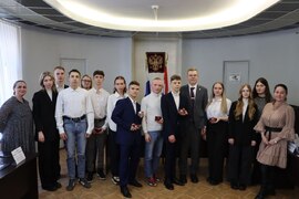 Обновлённый состав молодёжного парламента Кировского района рассказал о планируемом участии в месячнике по благоустройству, озеленению и улучшению внешнего облика #6